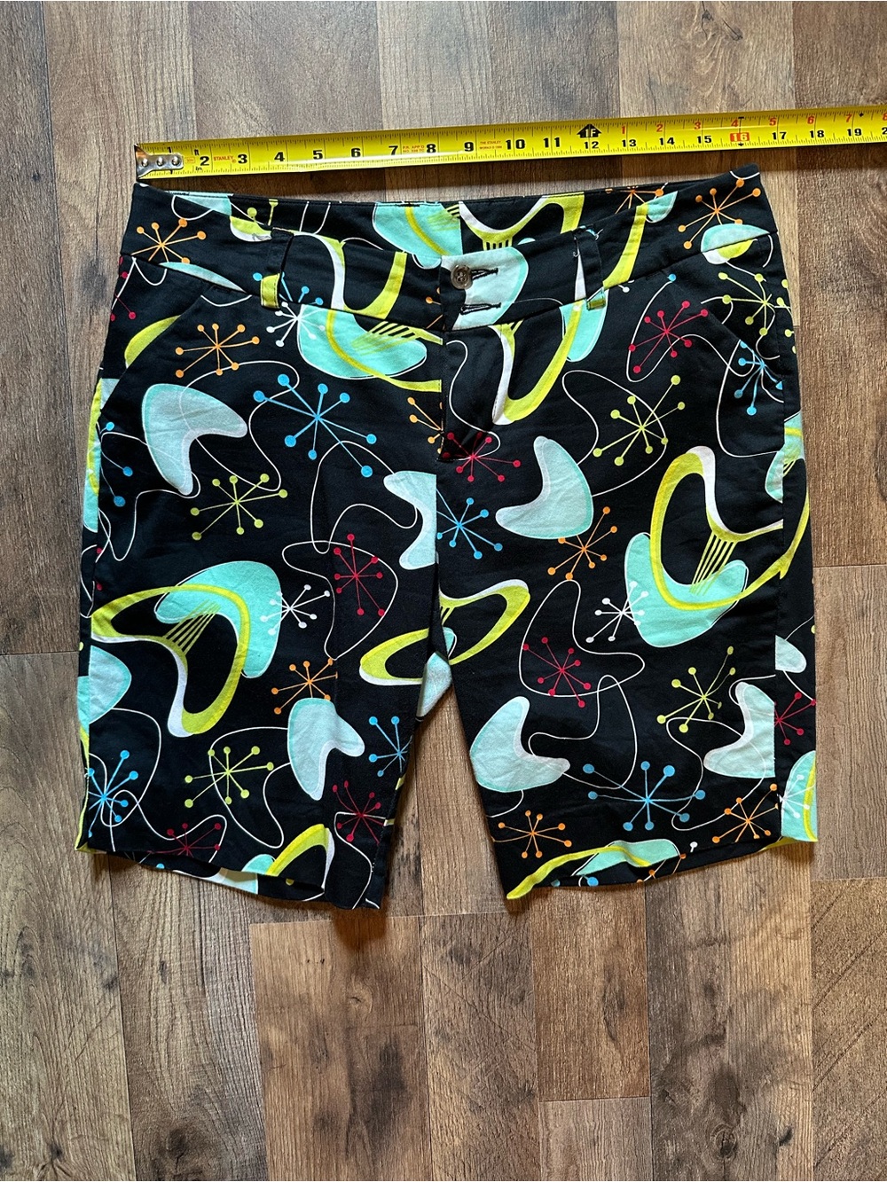 🚀LOUDMOUTH CHINO SHORTS OUTER SPACE COSMIC SATELLITE PRINT SIZE 10 / 33” WAIST👽